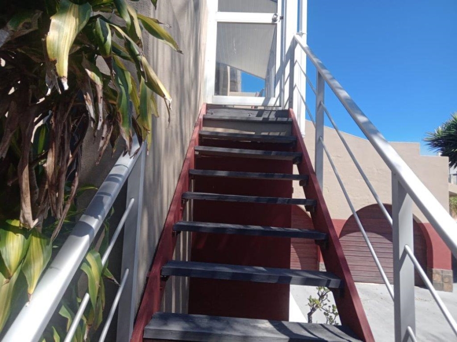 4 Bedroom Property for Sale in Wavecrest Eastern Cape